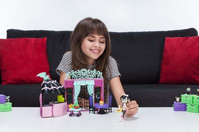     -   (Hotel Transylvania Playset, Scream Cheese Caf?) (,  1)