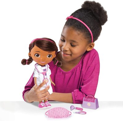 ,    ,      -   -  (Doc McStuffins Disney Junior Wash Your Hands Singing Doll) (,  1)