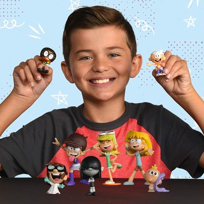   8 . "  " - , , , , , , ,  (The Loud House Figure 8 Pack - Lincoln, Clyde, Lori, Lily, Leni, Lucy, Lisa, Luna) (,  2)