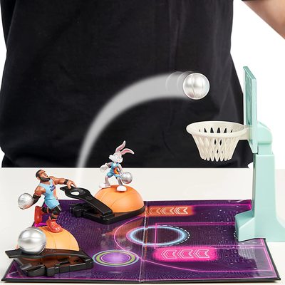              -  . (SPACE JAM: A New Legacy - Super Shoot &amp; Dunk Playset with Lebron Figure) (,  5)