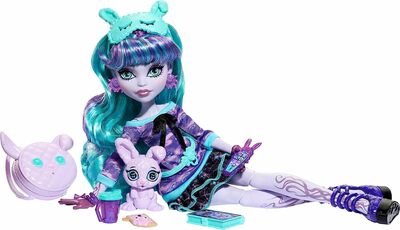  -   (2022.) (Twyla Doll &amp; Pet Bunny Dustin) (,  3)