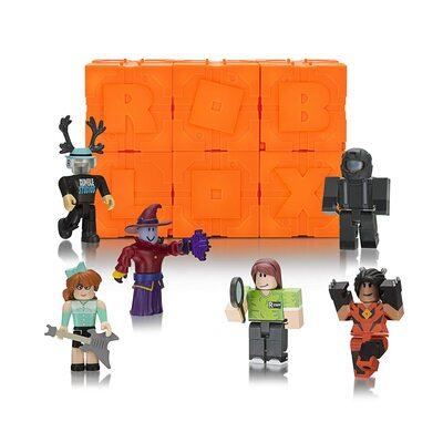    6 . 6- (Roblox Series 6 Mystery Figure Six Pack) ()
