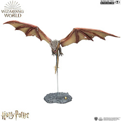      (Harry Potter Hungarian Horntail Deluxe Box)