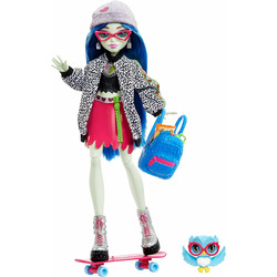     (Ghoulia Yelps Posable Doll with Blue Hair)